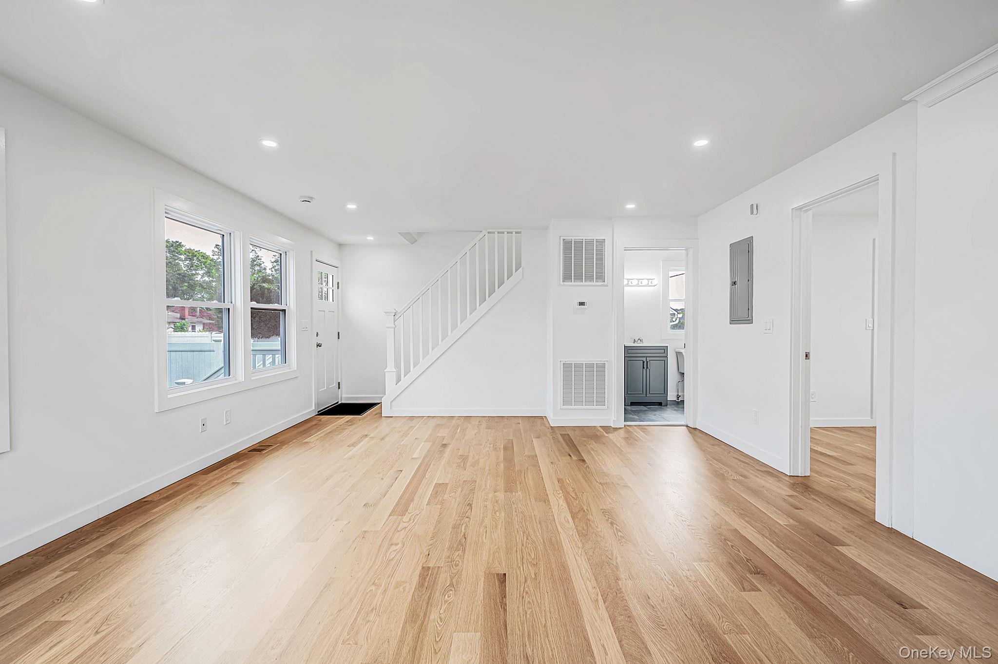 4 Lee Avenue — photo 7