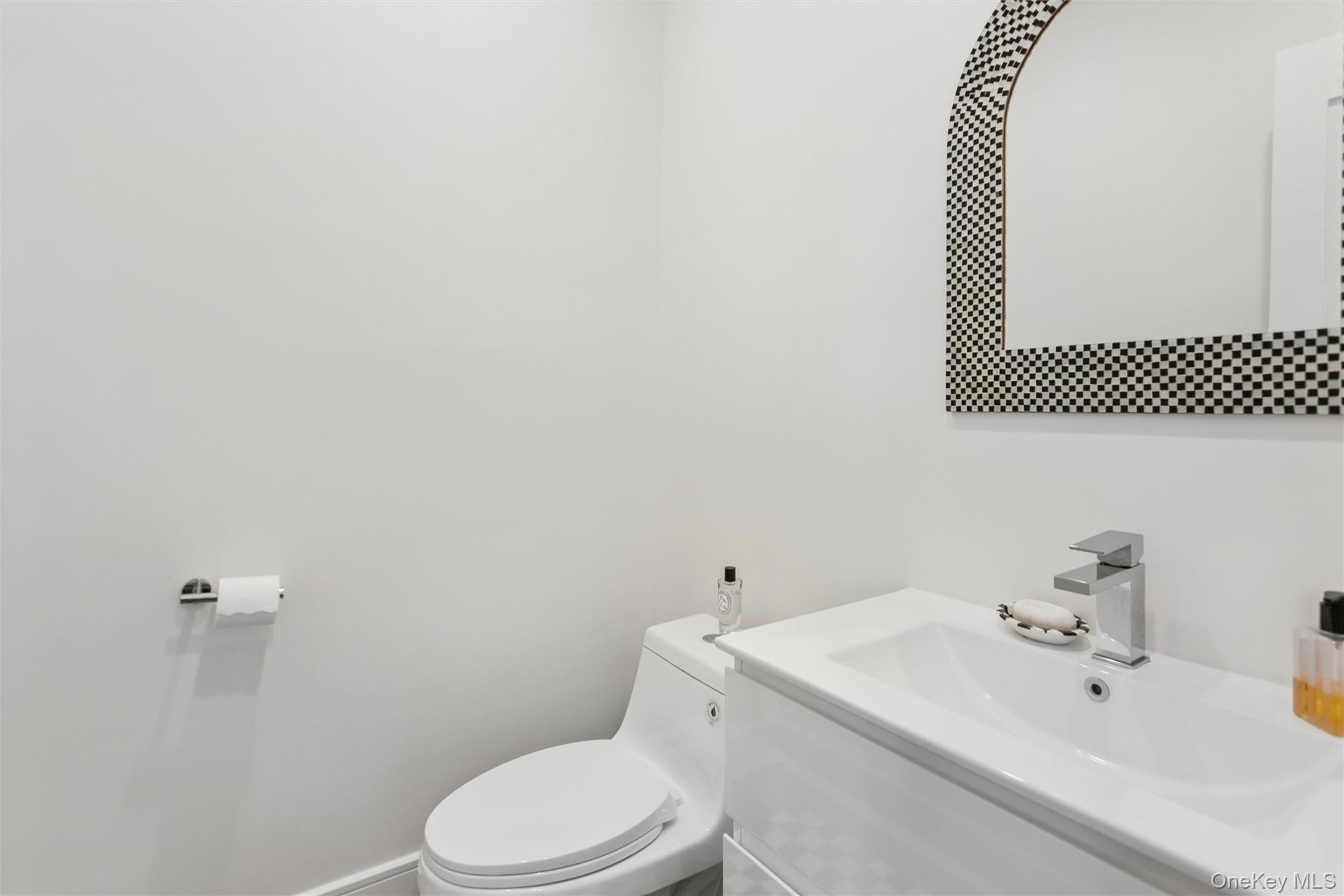 169 Mott Street — photo 15