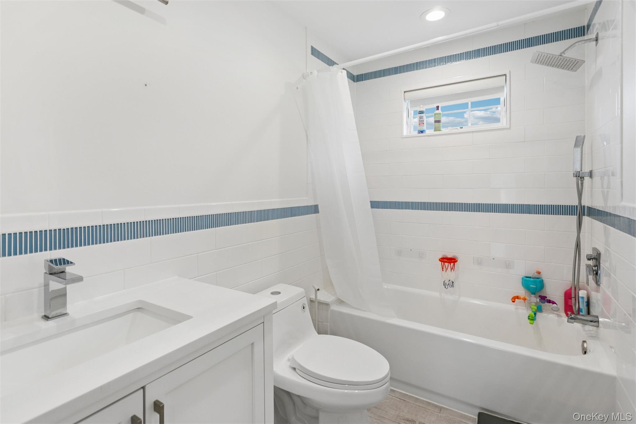 169 Mott Street — photo 24
