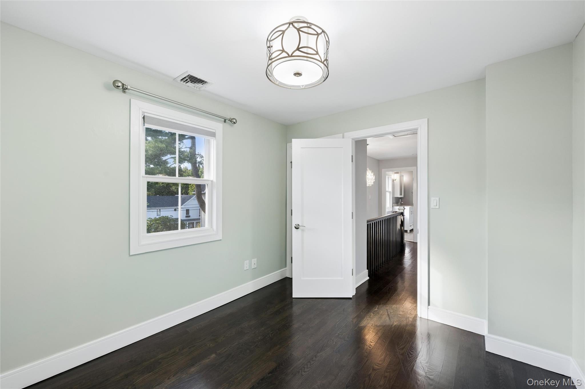 18 20th Avenue — photo 30