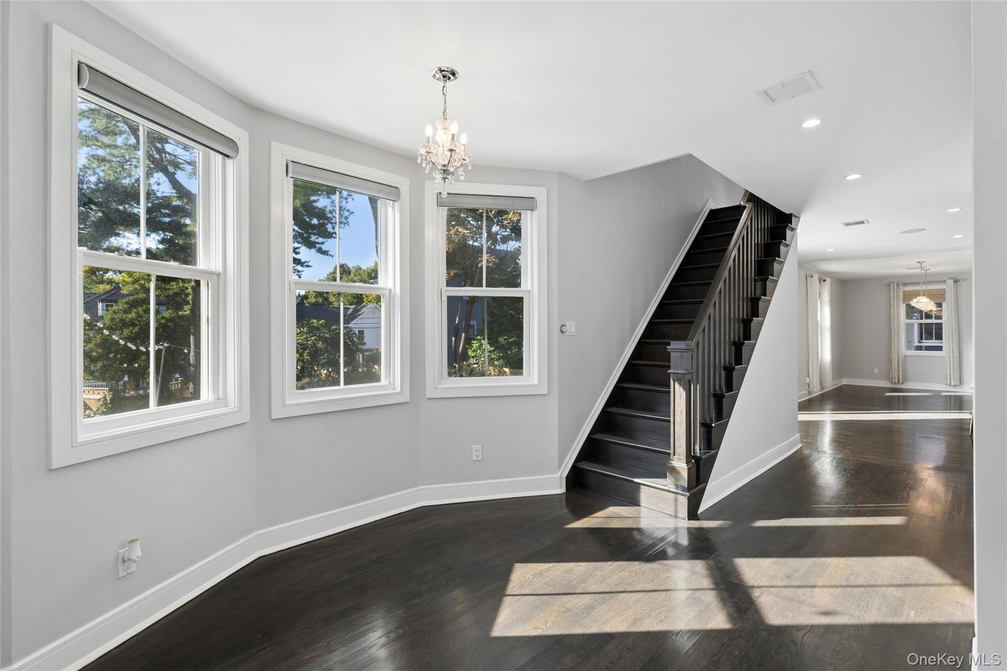 18 20th Avenue — photo 3