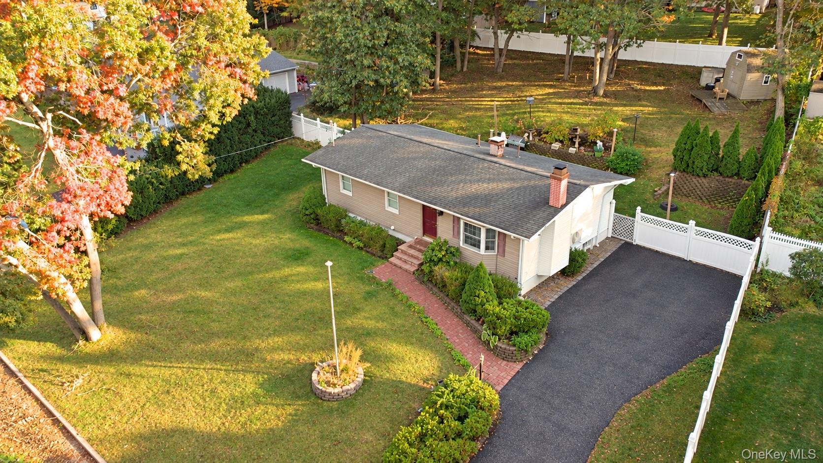 76 Grove Drive — photo 2