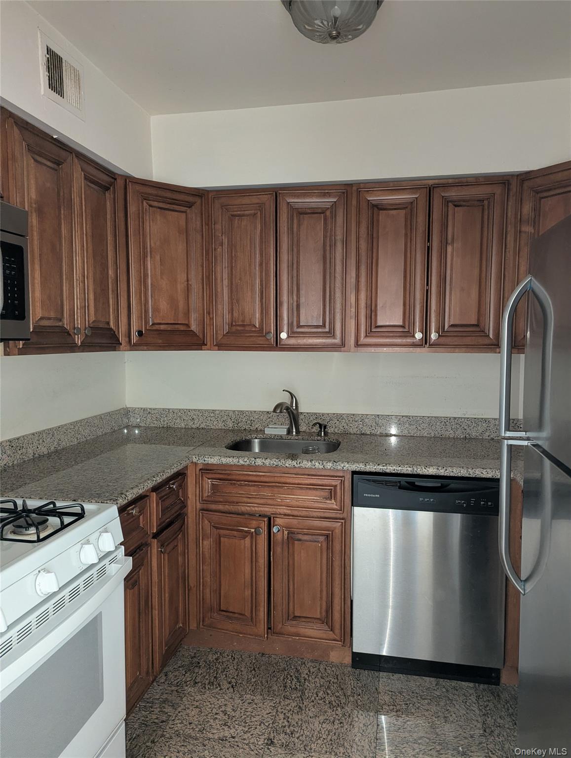 62 Baily Court #62 — photo 3