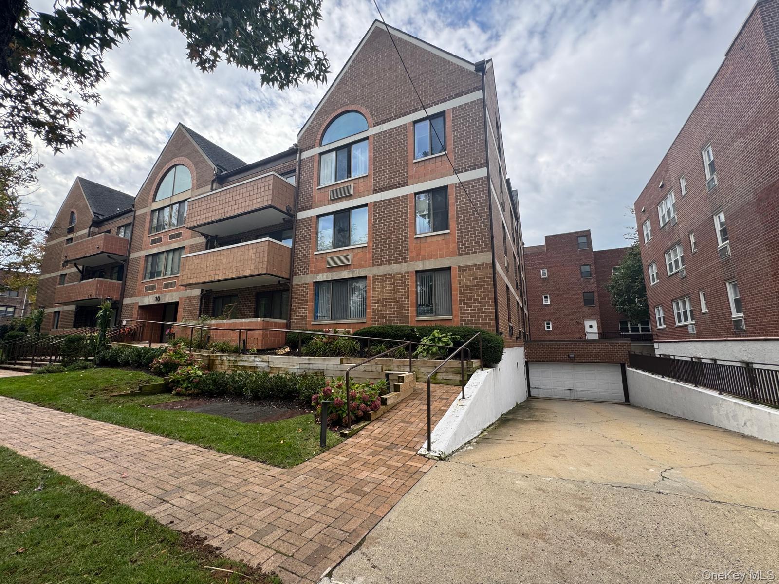 10 Canterbury Road #1B — photo 3