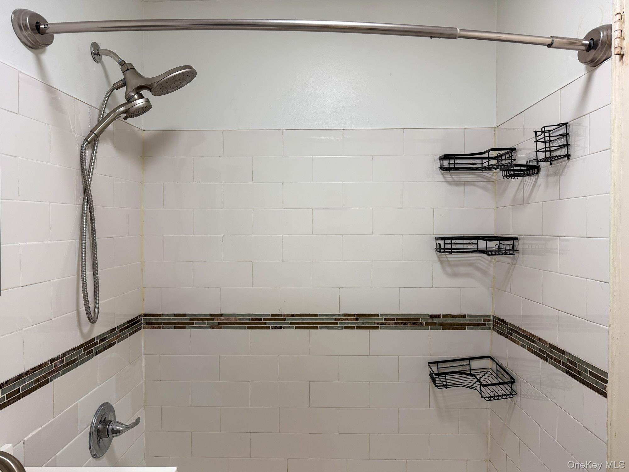 222 Smith #3B — photo 3