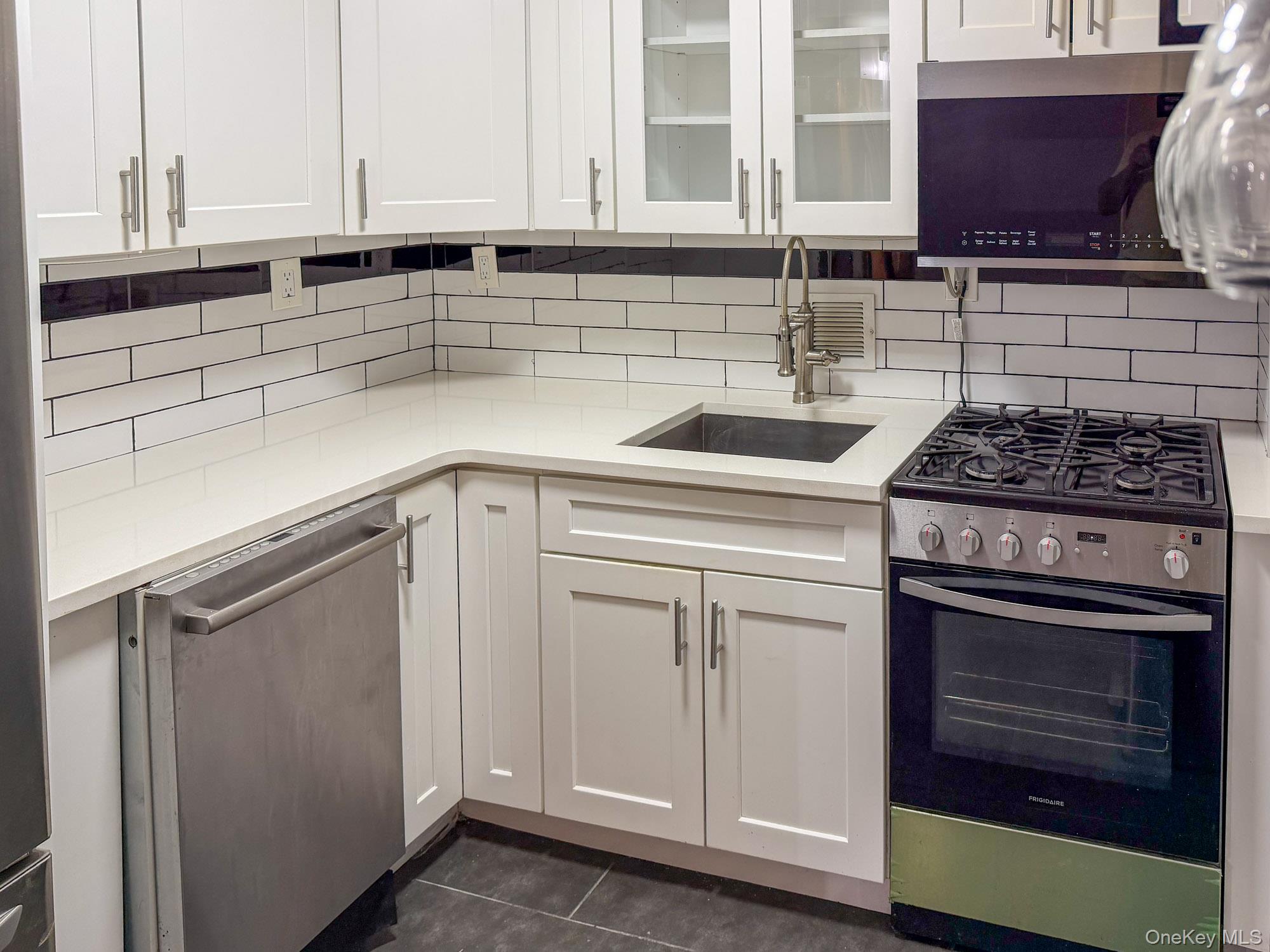 222 Smith #3B, Freeport