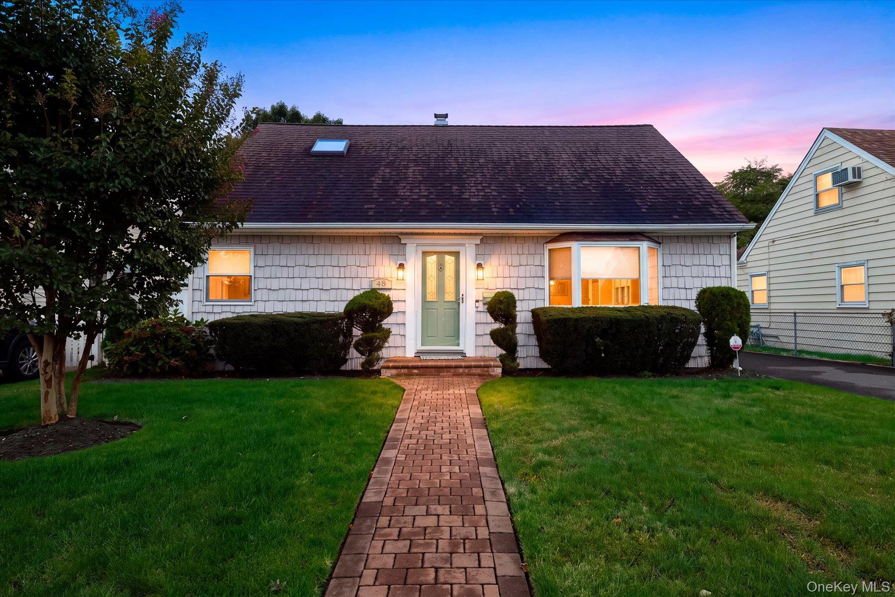 48 Teneyck Avenue, Valley Stream
