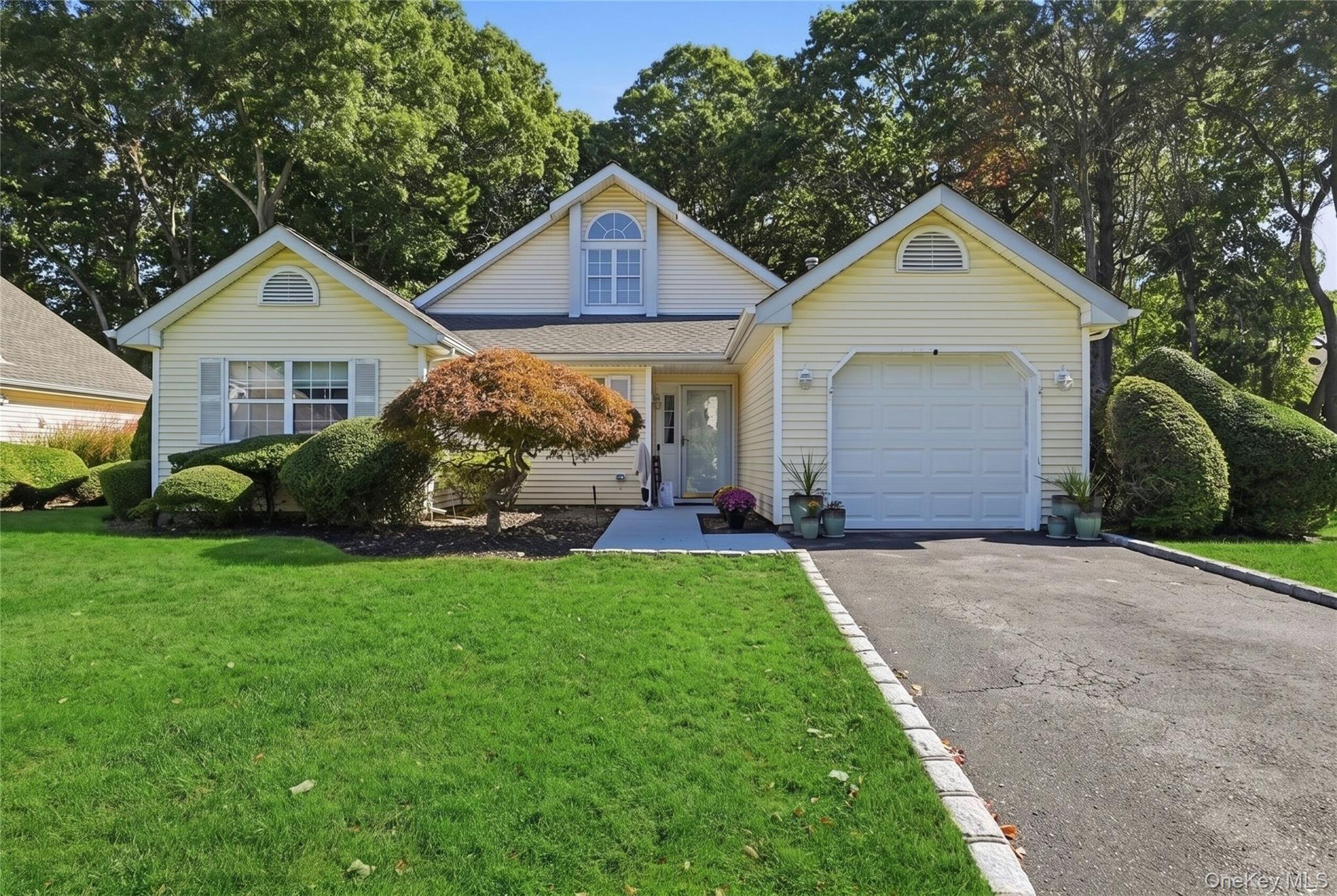 23 Saddlebrook Court, Middle Island