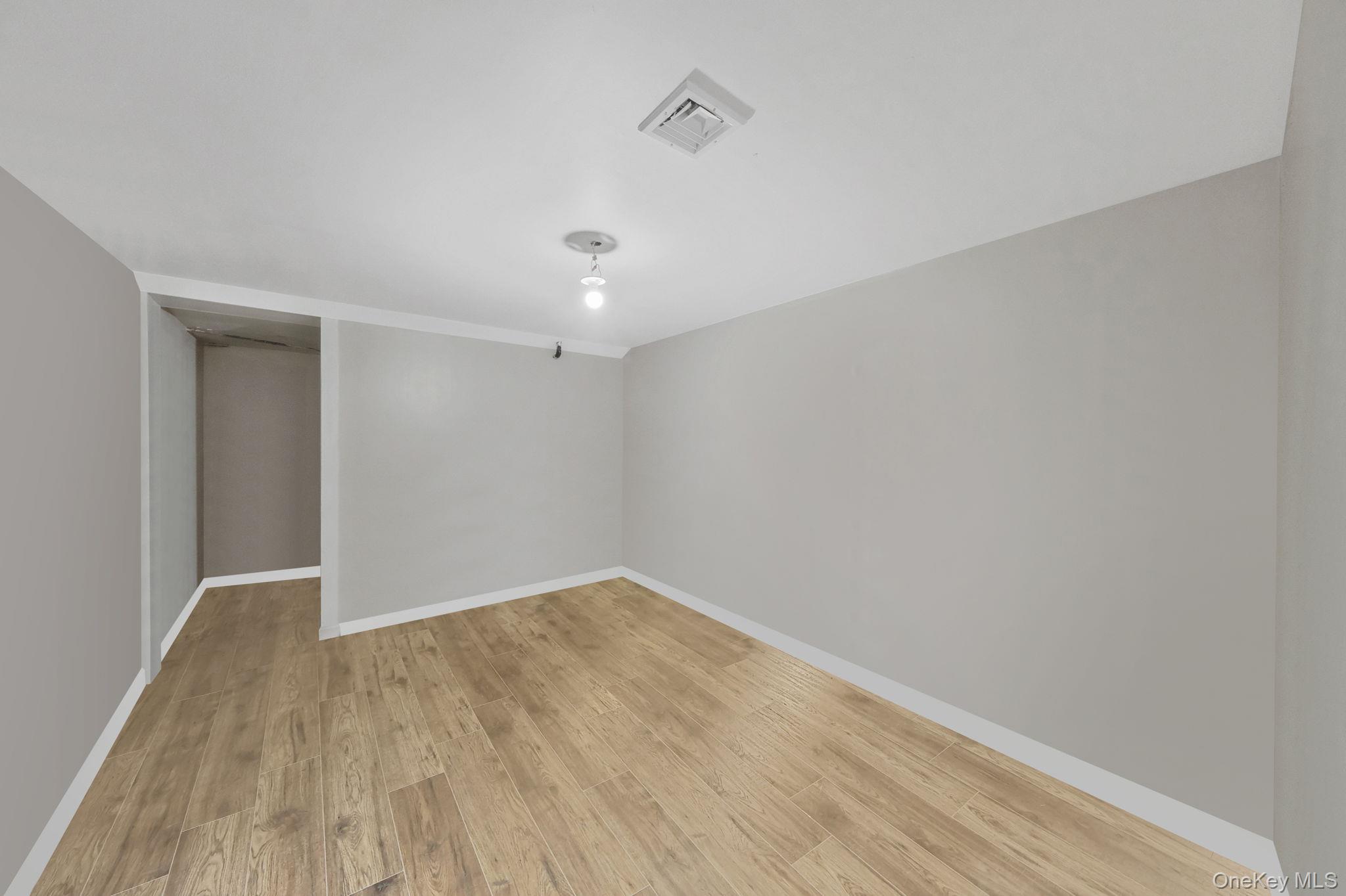 231 Woodside Avenue — photo 22