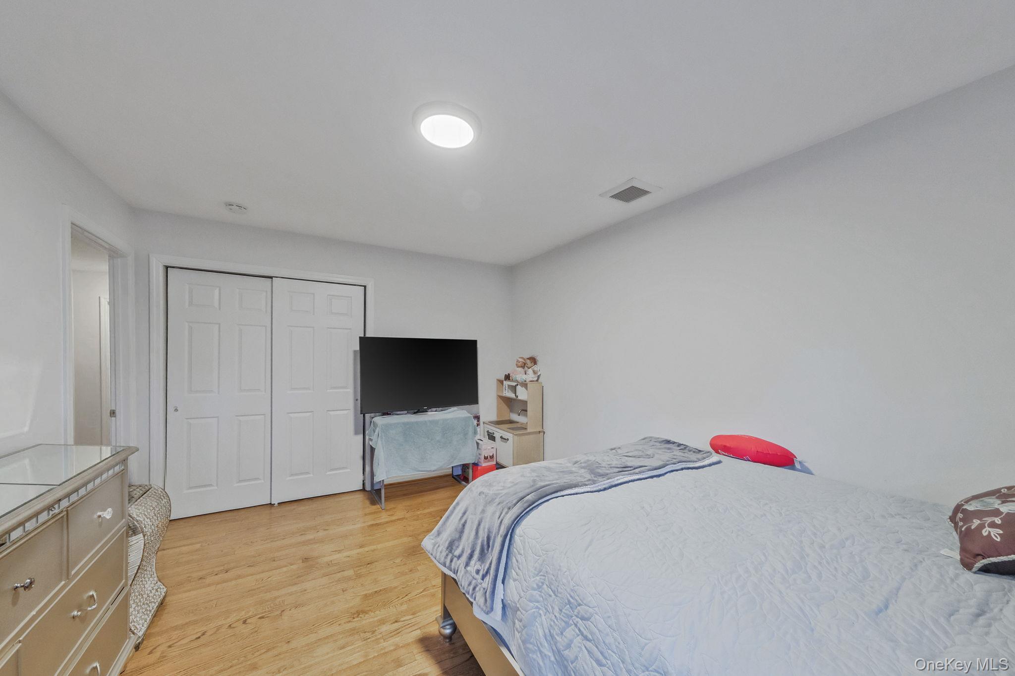 231 Woodside Avenue — photo 8