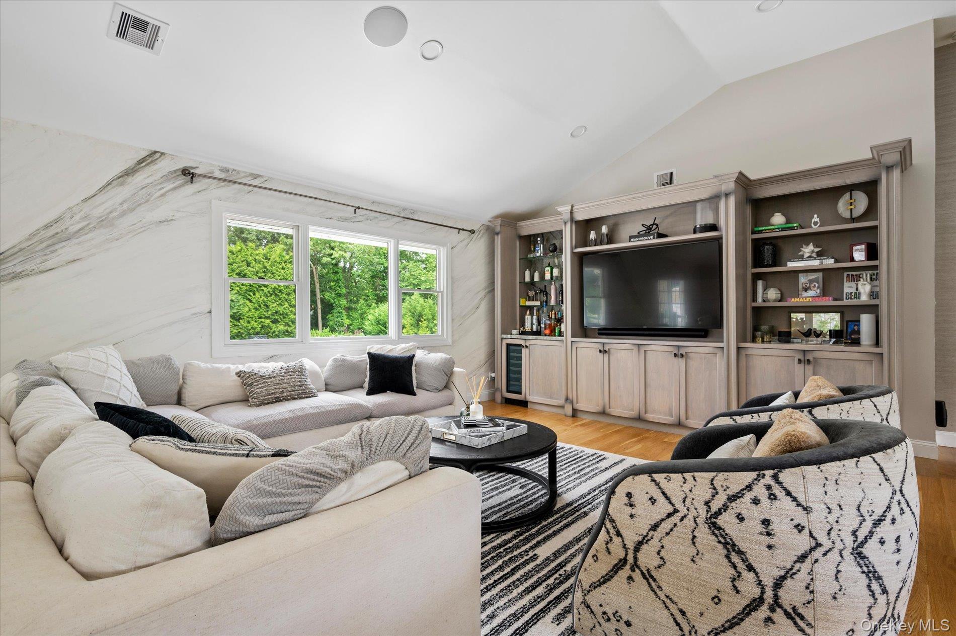 22 Beaumont Drive — photo 8