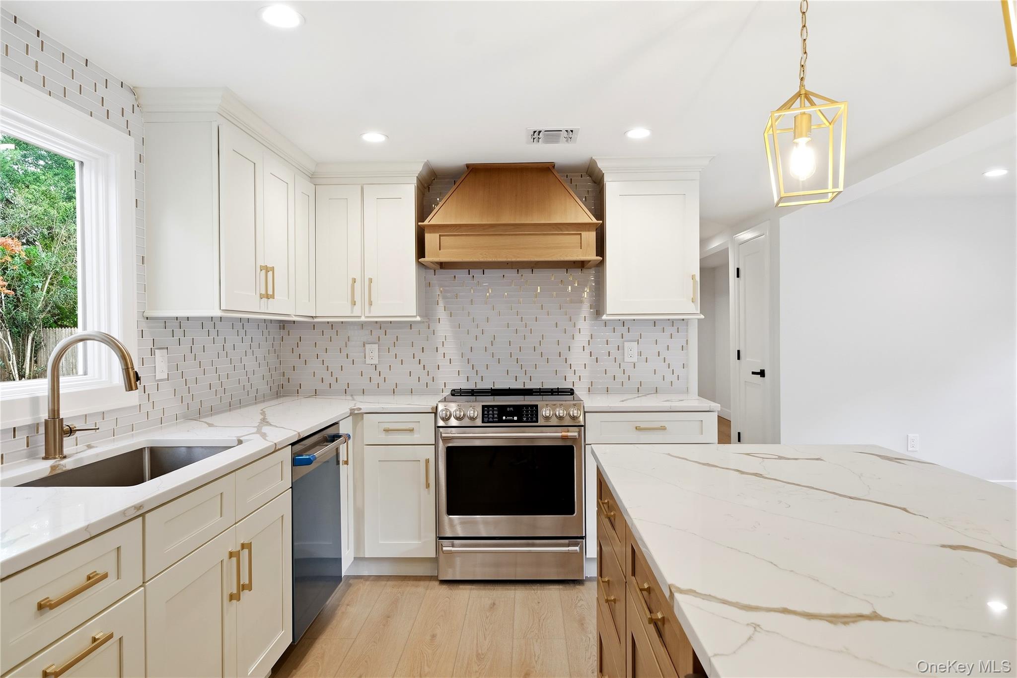 22 Woodbrook Drive — photo 9