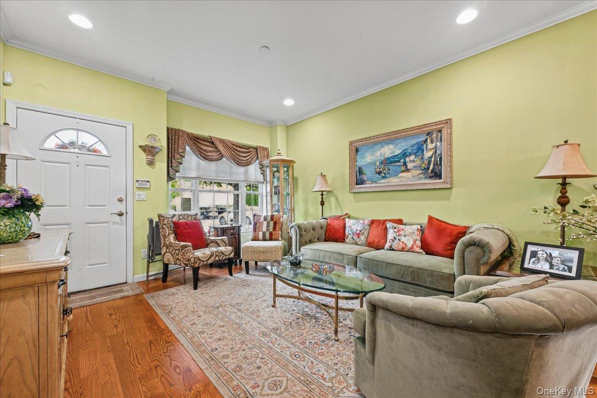 156 Spring Drive — photo 3