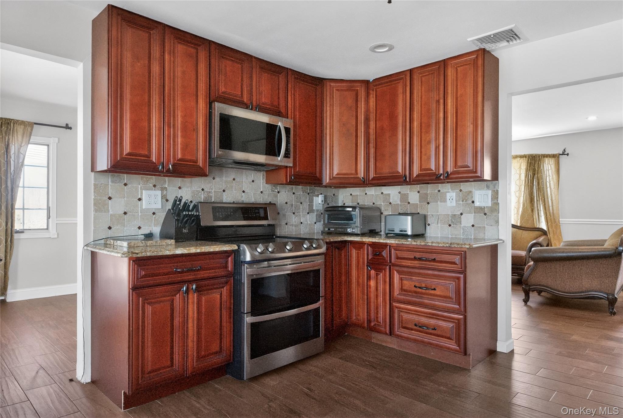101 Jetmore Place — photo 6