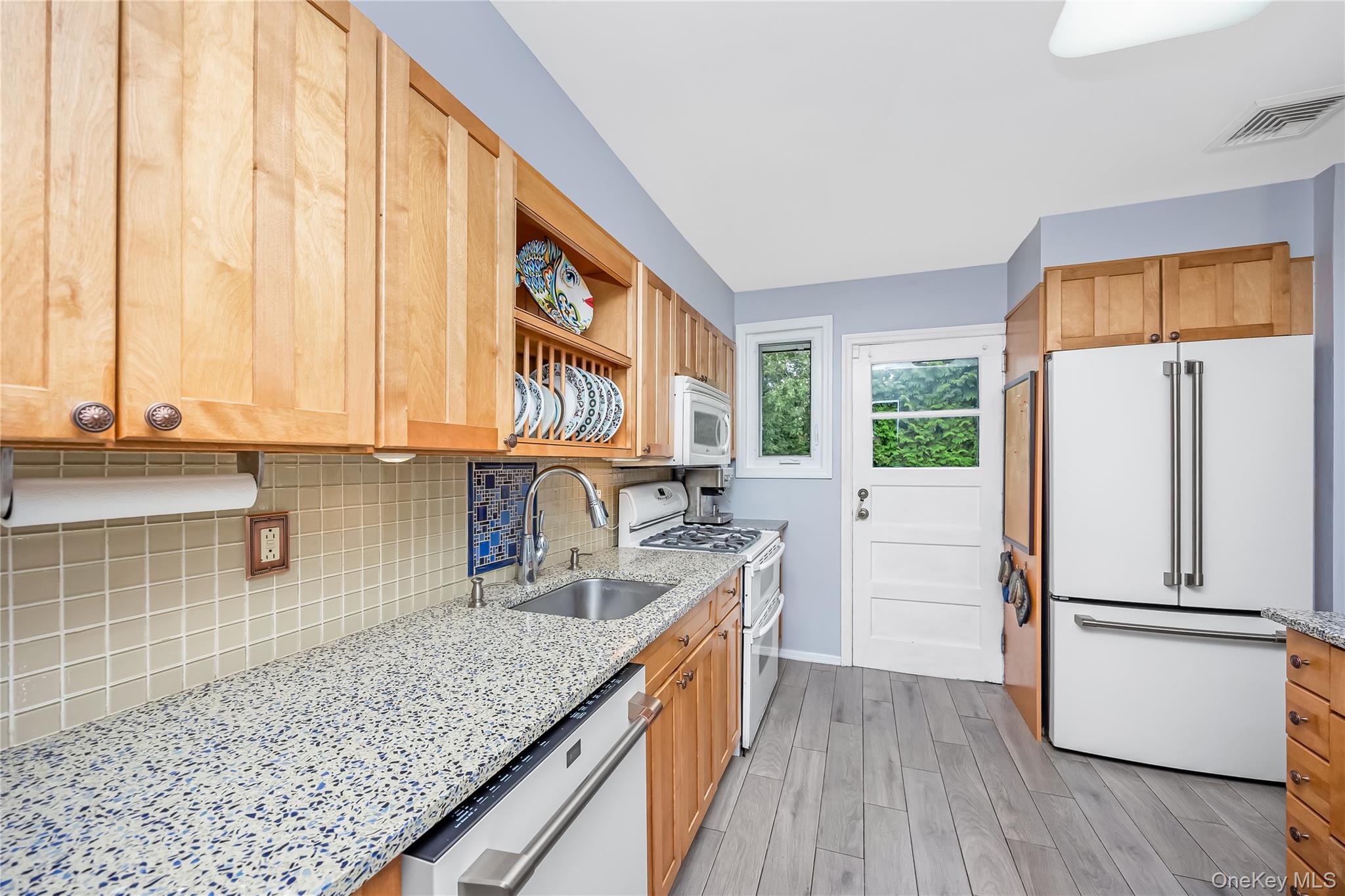 19 Leonard Road — photo 14