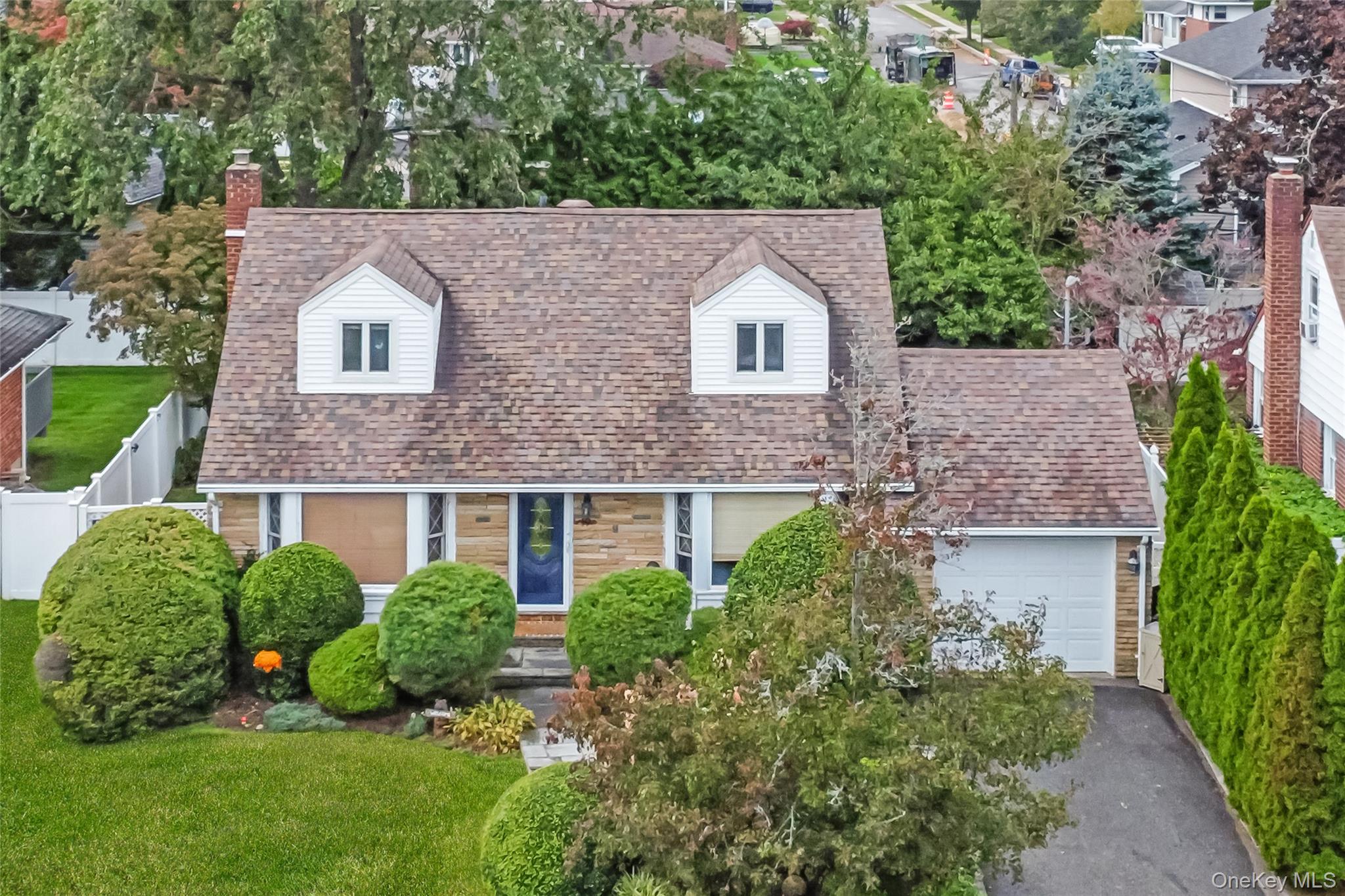 19 Leonard Road, Syosset