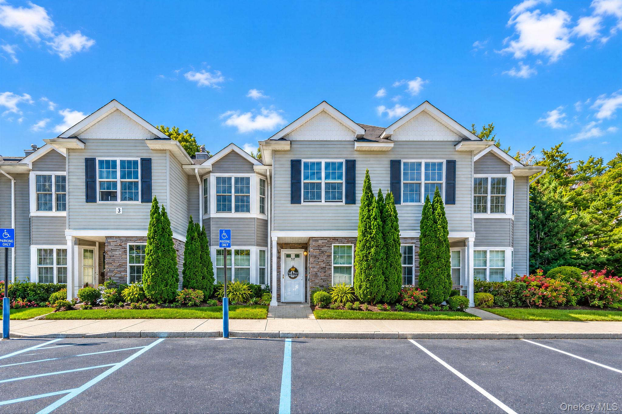 138 Maya Circle, Central Islip