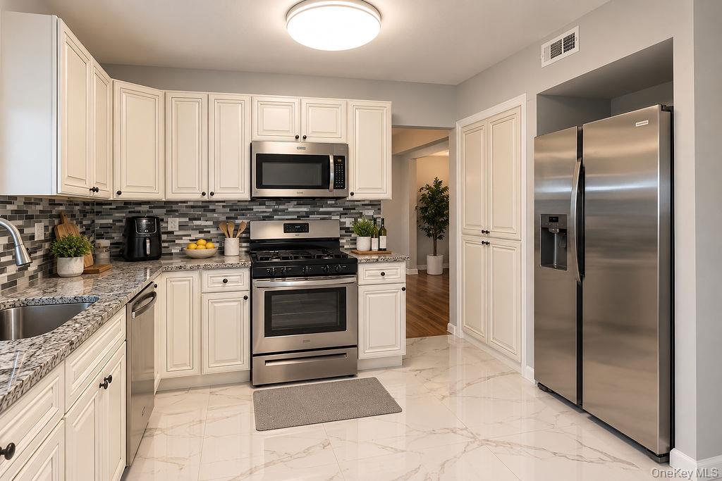 102 Patchogue Drive — photo 9