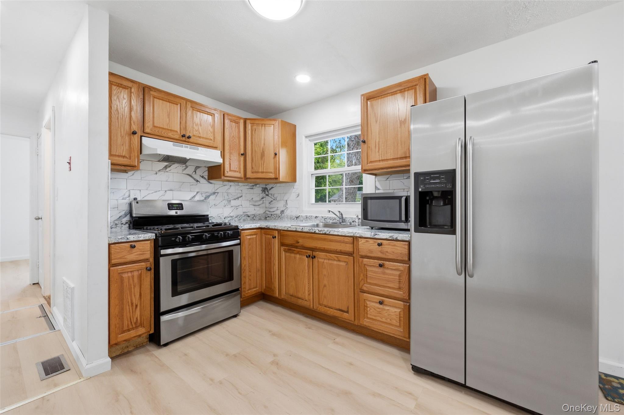 710 Bourdois Avenue — photo 9