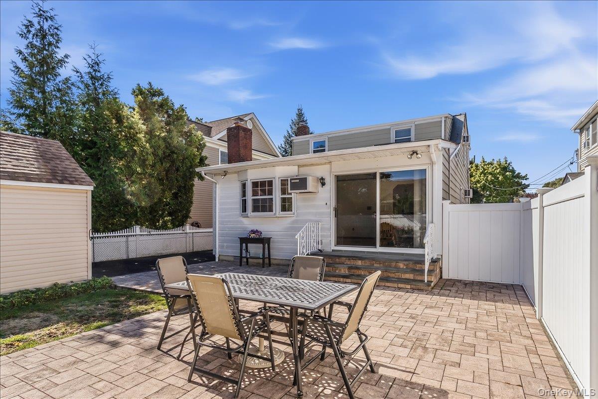 2527 Yorktown Street — photo 35