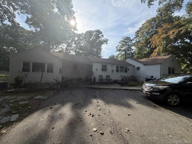 104 Lexington Avenue, Central Islip