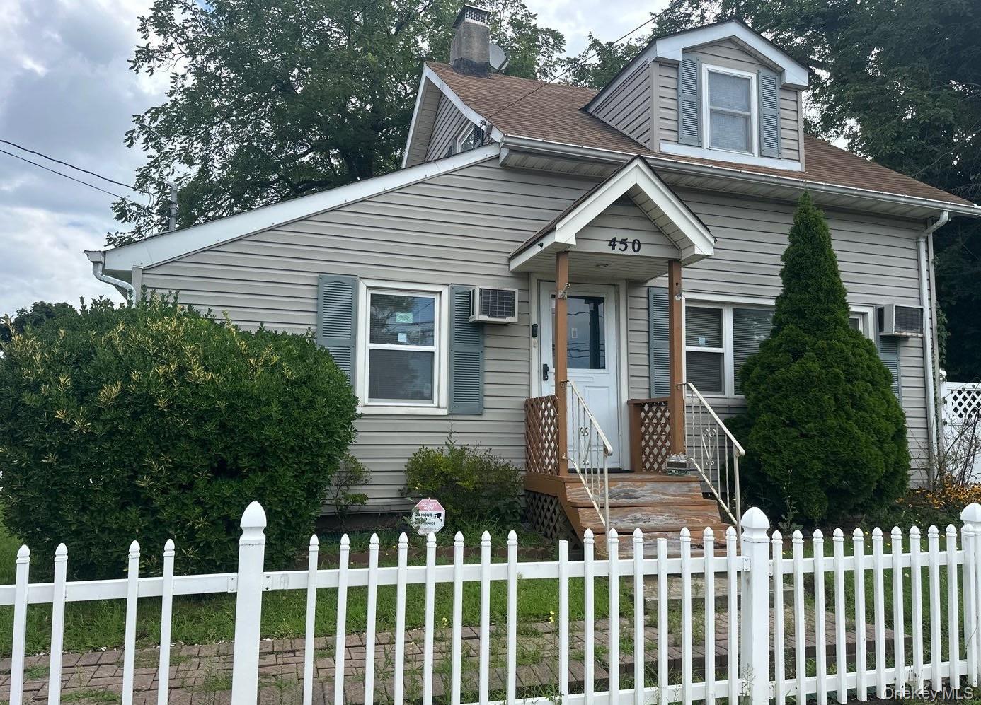 450 Great Neck Road, Copiague