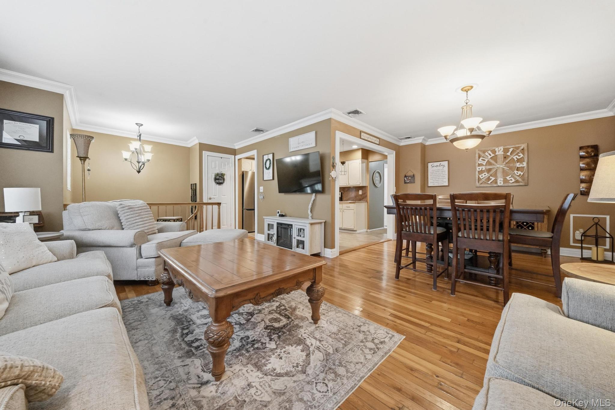 1523 Dewey Avenue — photo 4