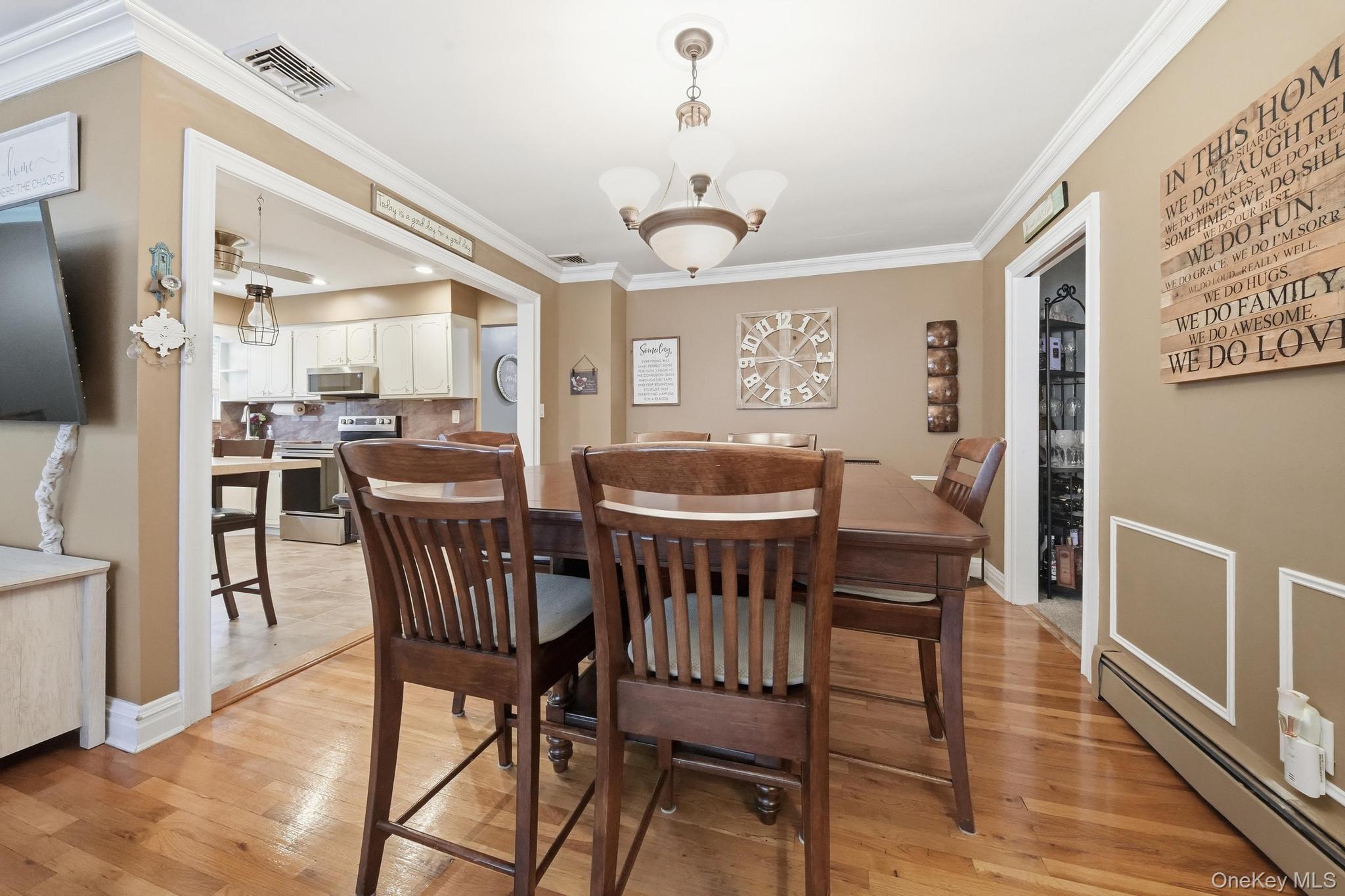 1523 Dewey Avenue — photo 5