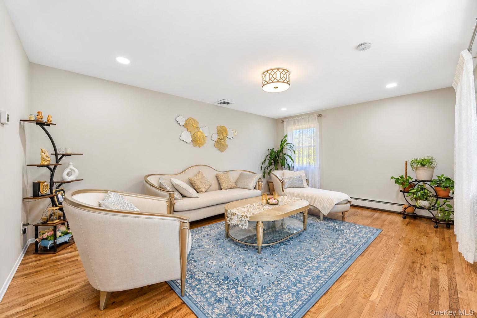 271 Syosset Woodbury Road — photo 13