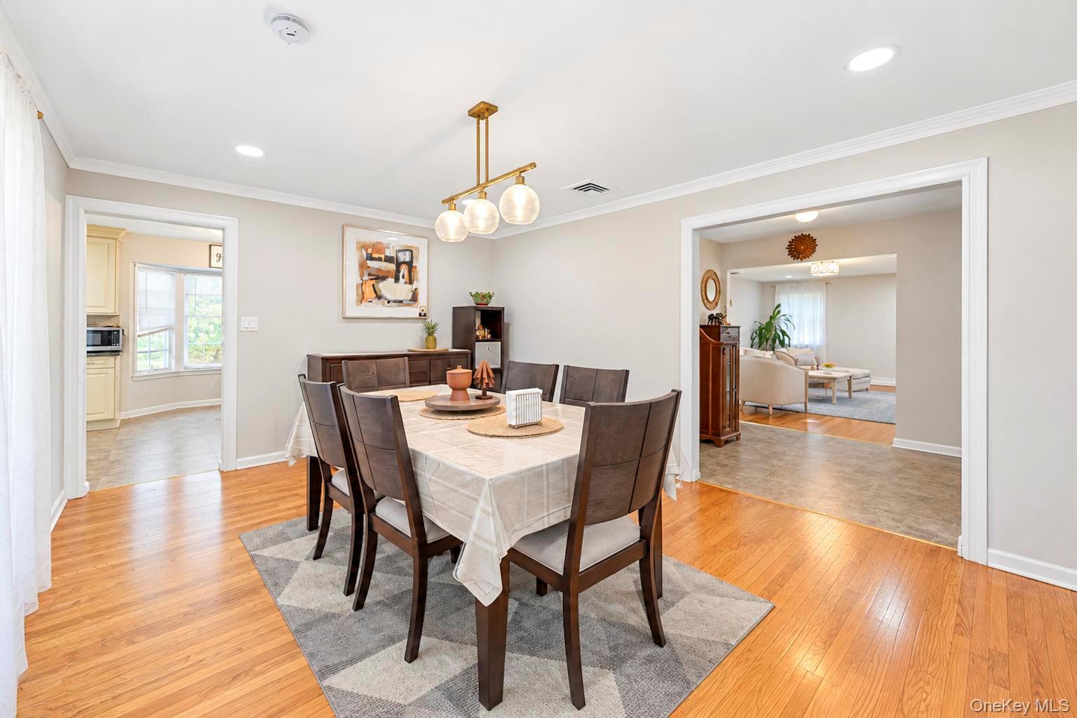 271 Syosset Woodbury Road — photo 15