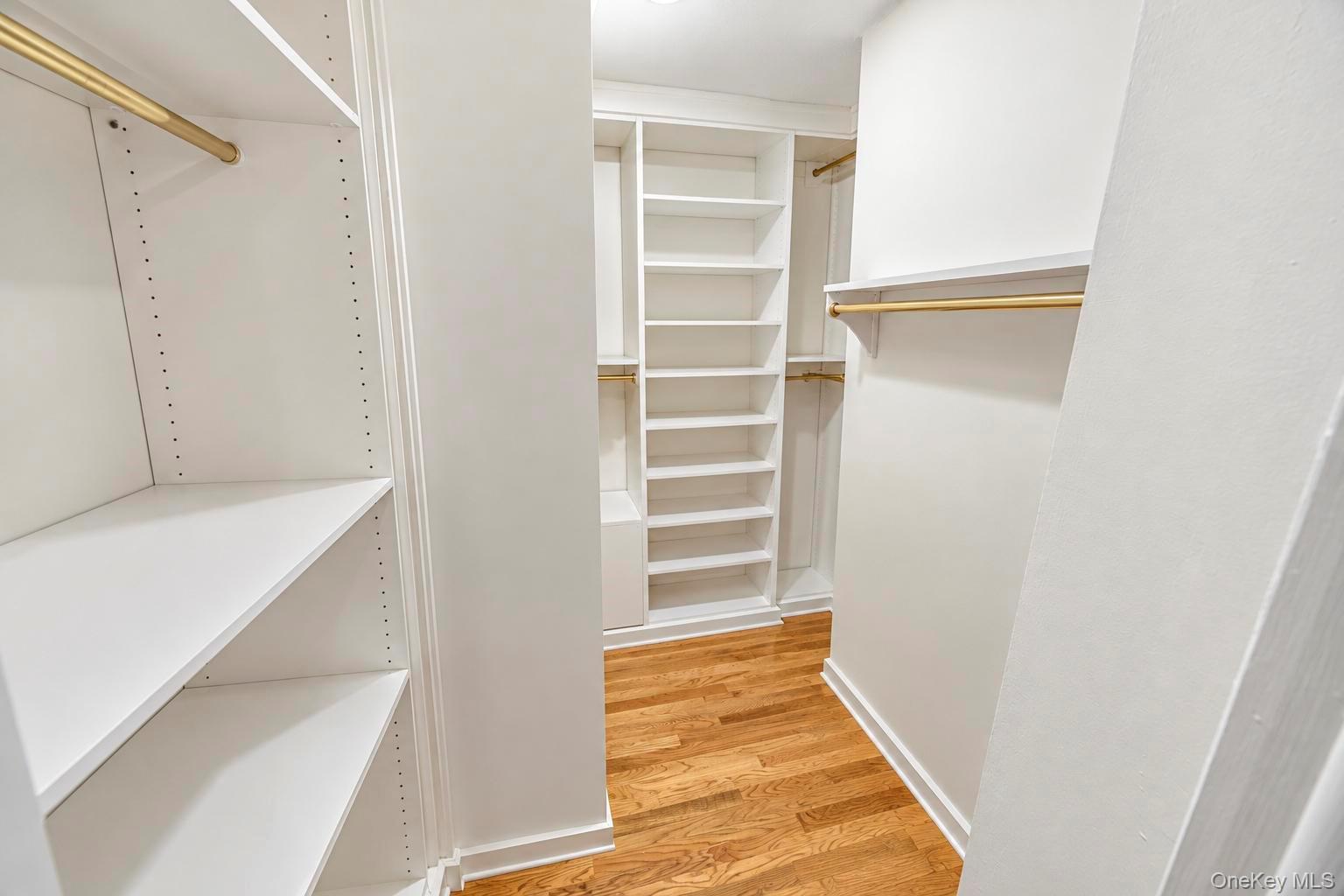 271 Syosset Woodbury Road — photo 23