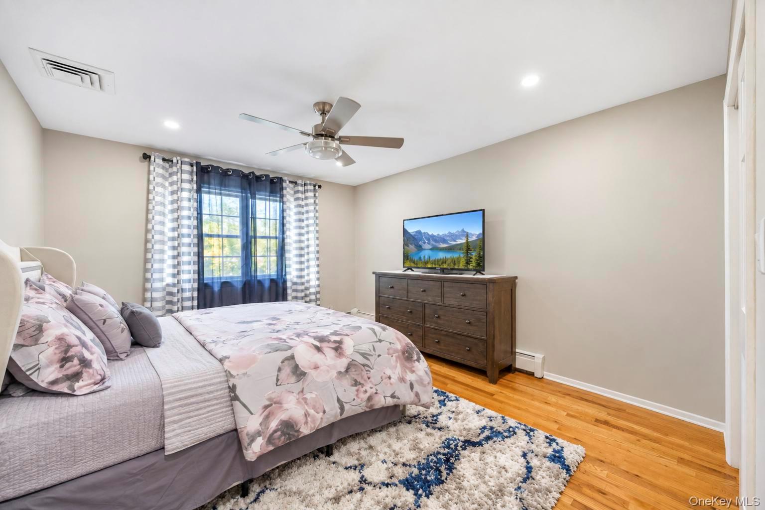 271 Syosset Woodbury Road — photo 28