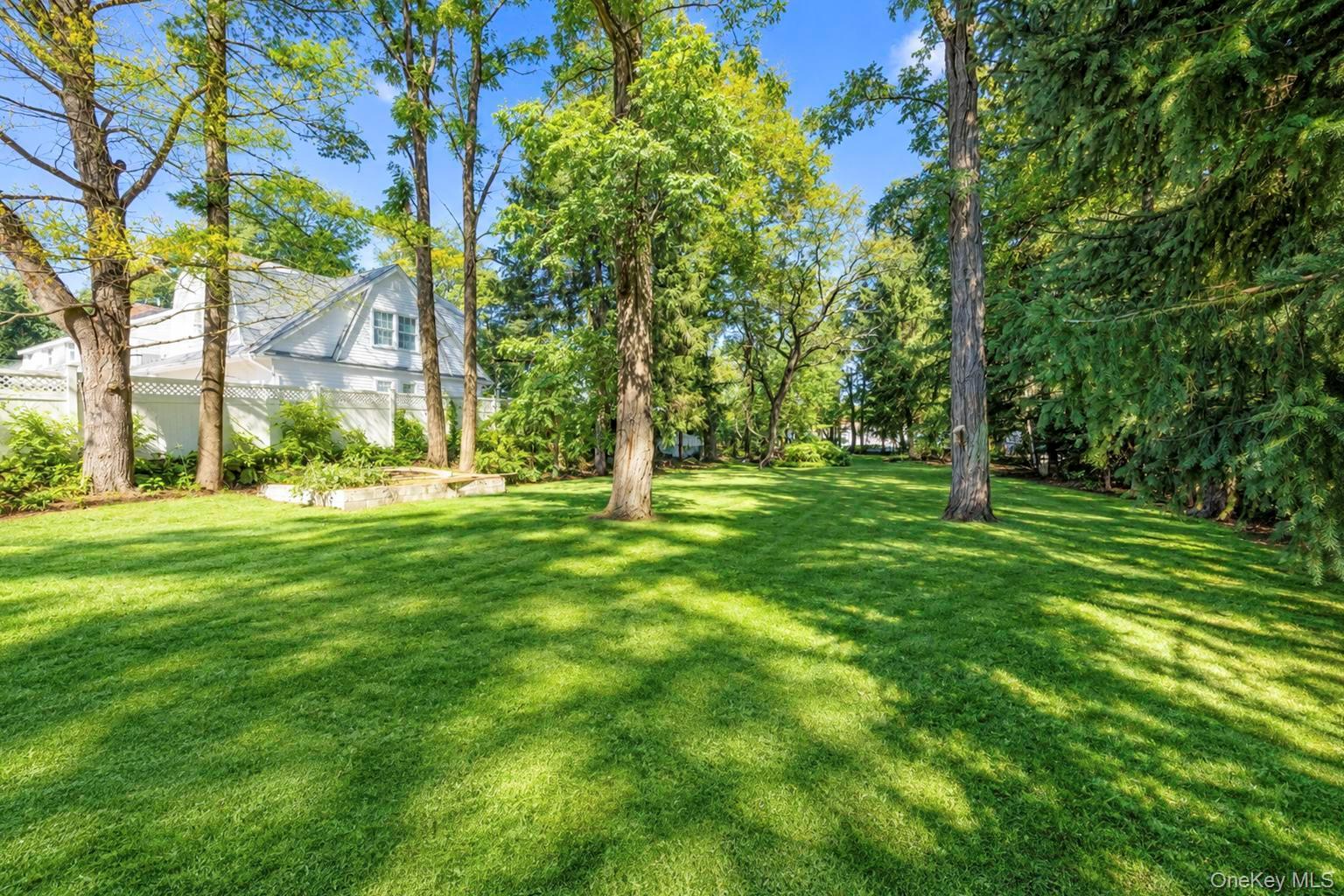 271 Syosset Woodbury Road — photo 45