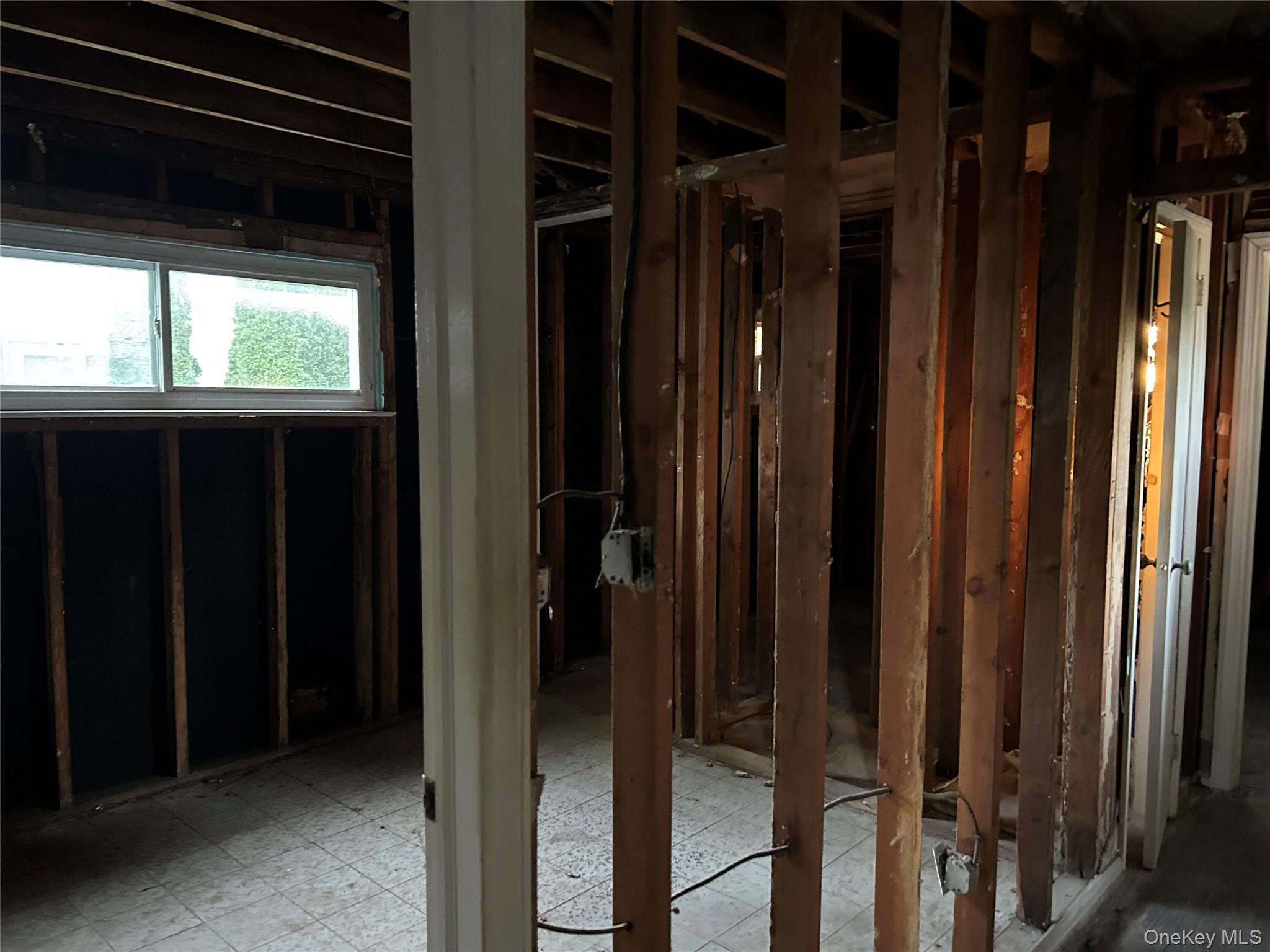 1056 Bay Shore Avenue — photo 13