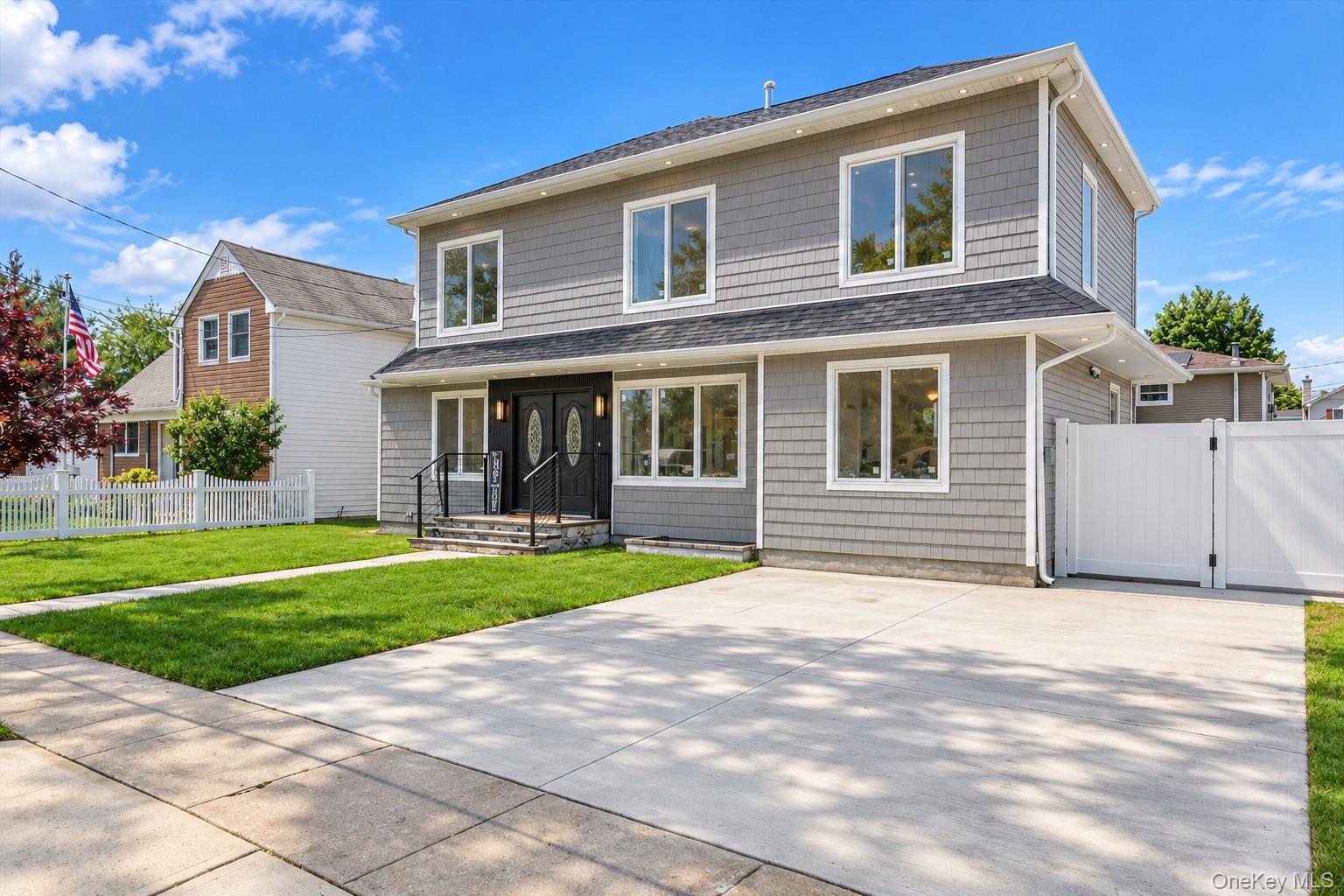 22 Miller Circle, Hicksville