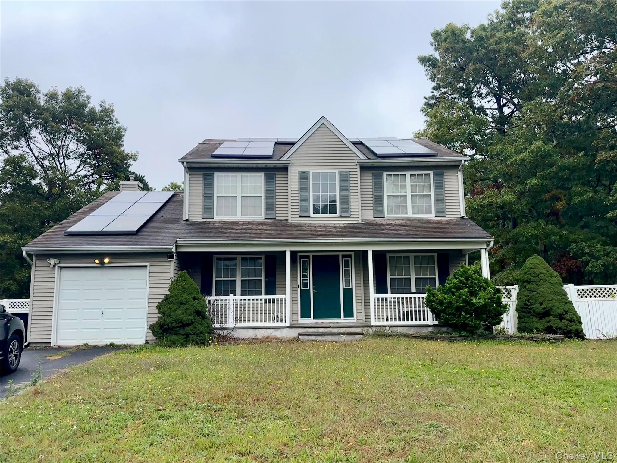 7 Redbud, Middle Island