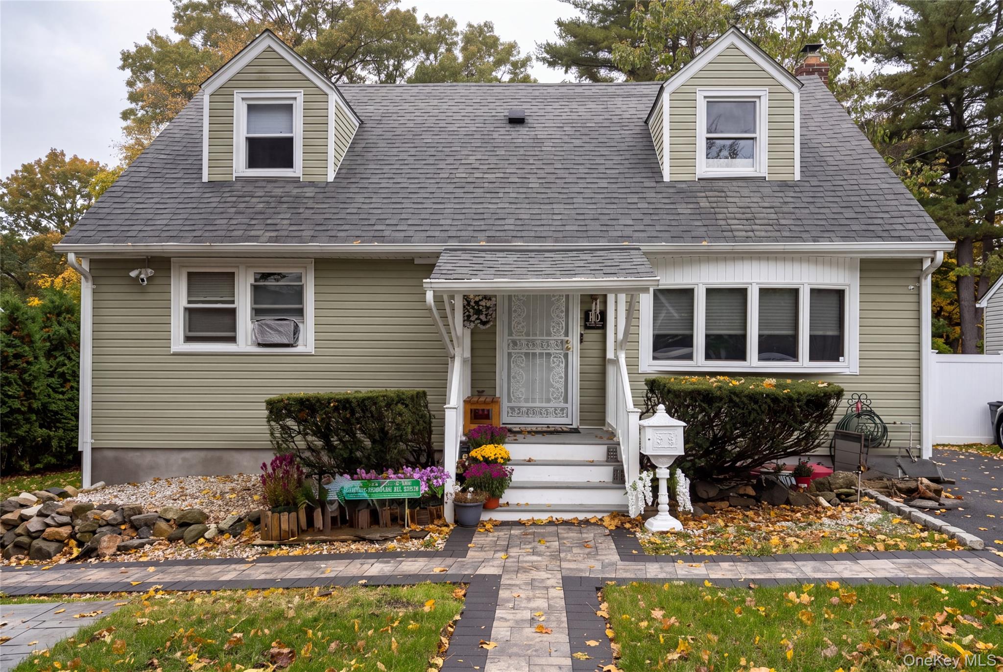 13 Cedarwood Drive, Huntington Station
