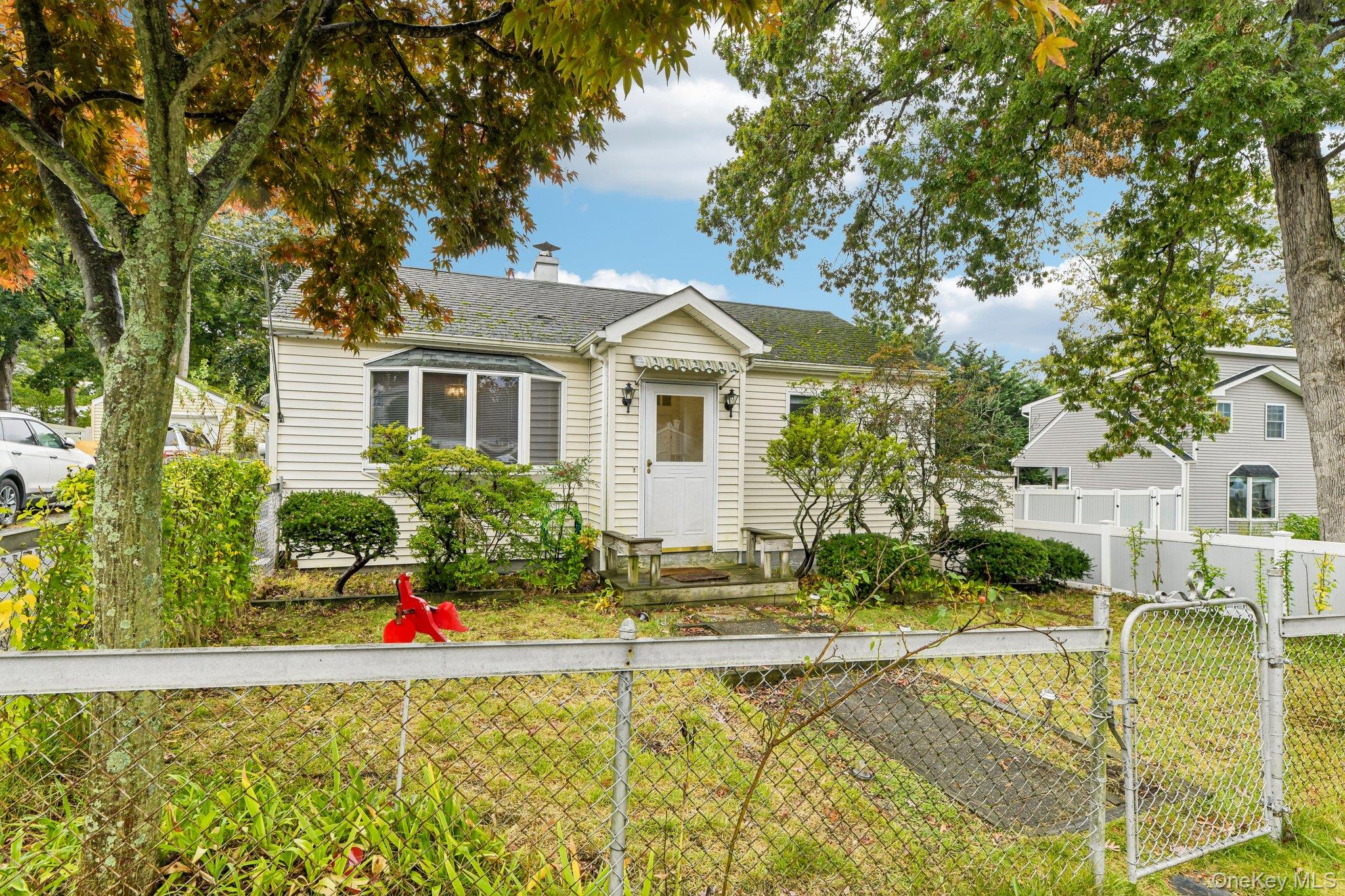 62 20th Street, Huntington Station