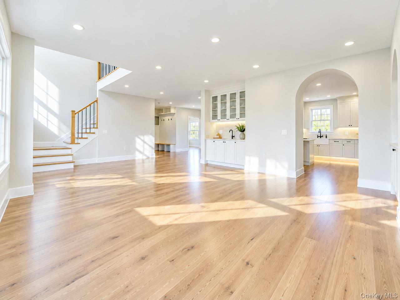 152 Kinsella Avenue — photo 2