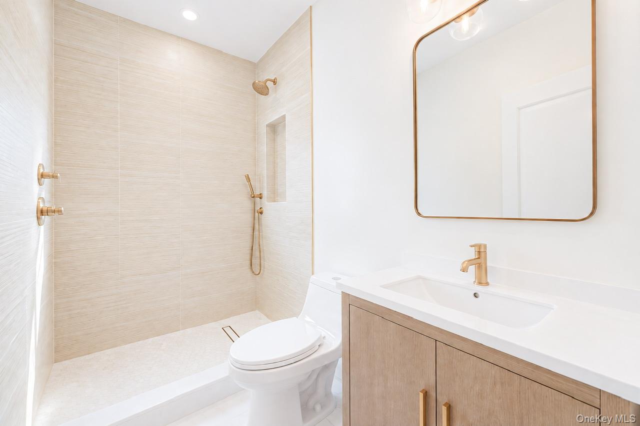 152 Kinsella Avenue — photo 7