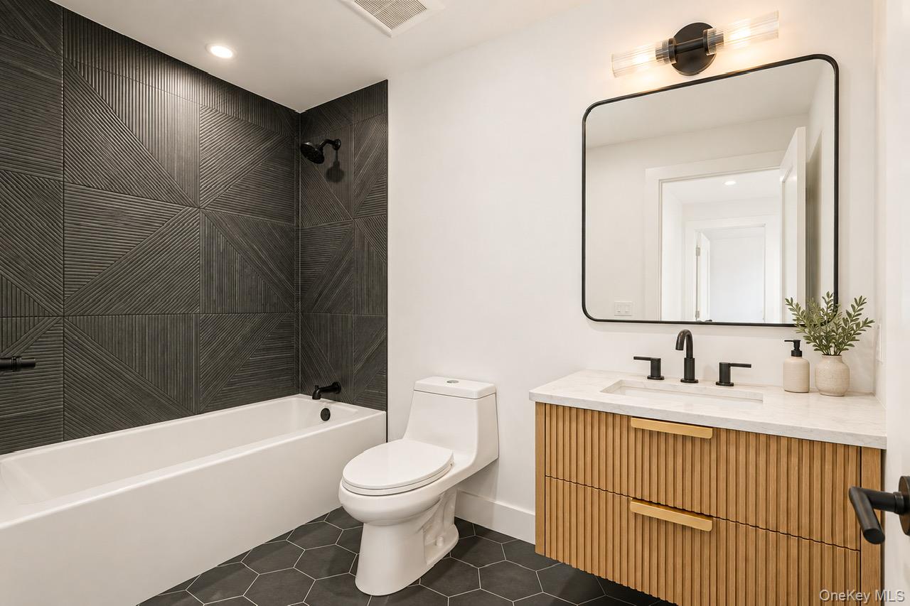 152 Kinsella Avenue — photo 8