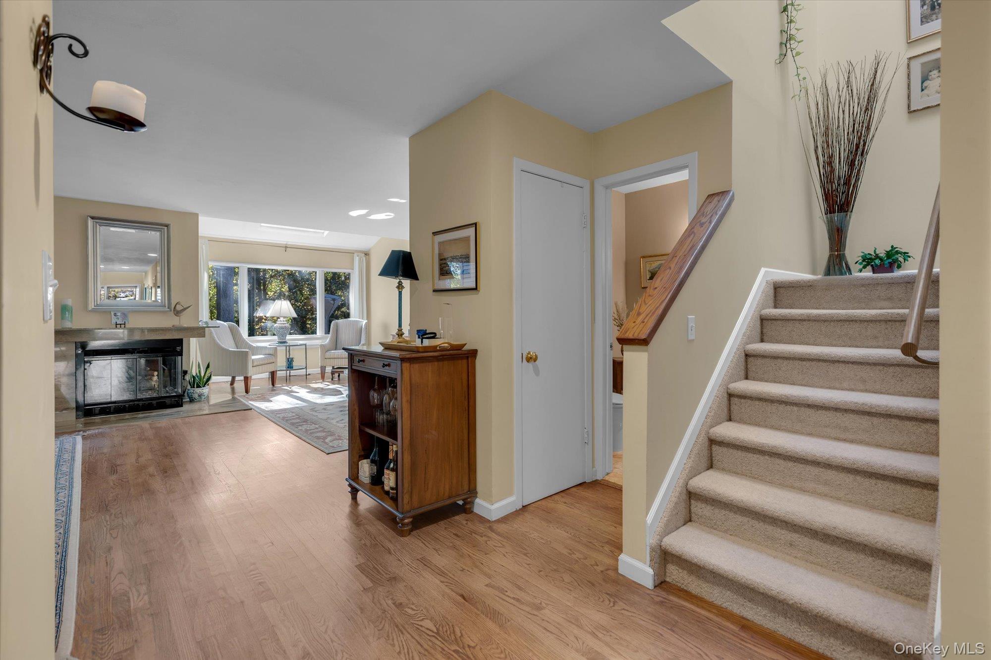 81 Lisa Drive — photo 3