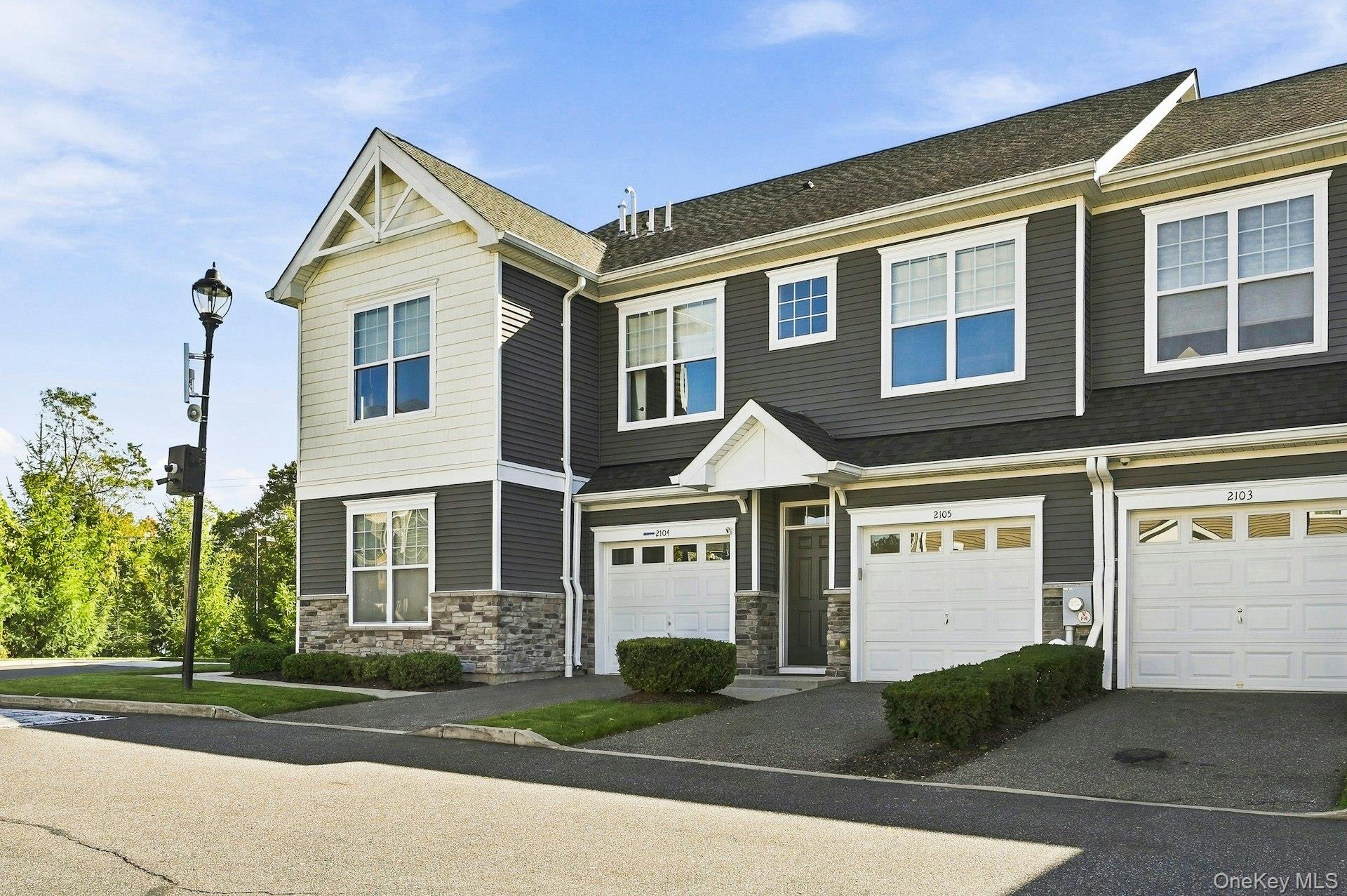 2105 Townhome Way, Huntington Station