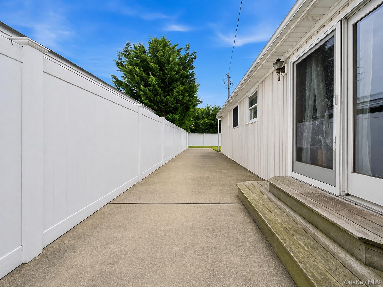 95 Riviera Drive — photo 16
