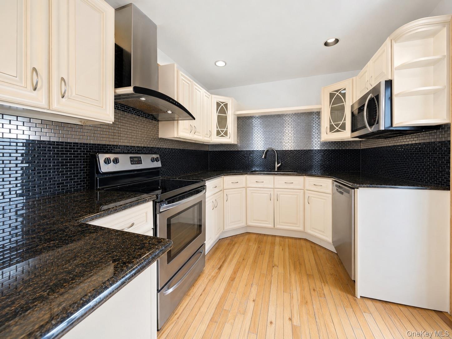 95 Riviera Drive — photo 9