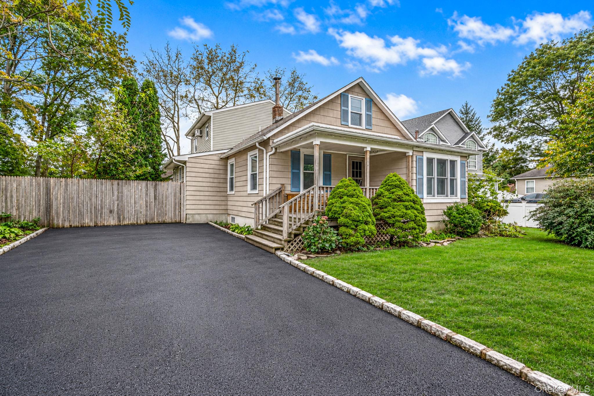 34 19th Street, Huntington Station
