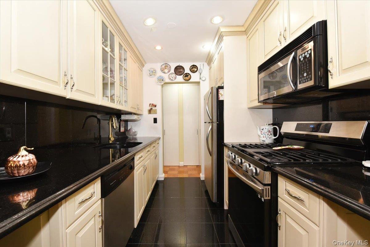 320 East Shore Road #15A — photo 13