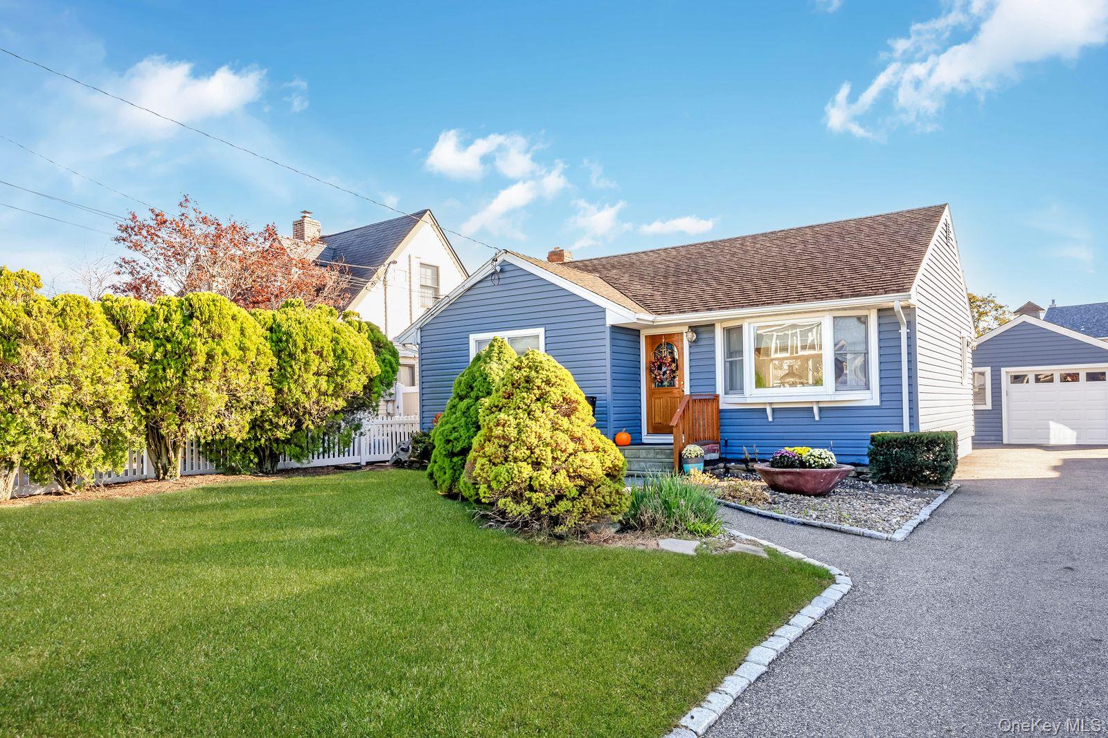 14 Meadow Lane, Amityville