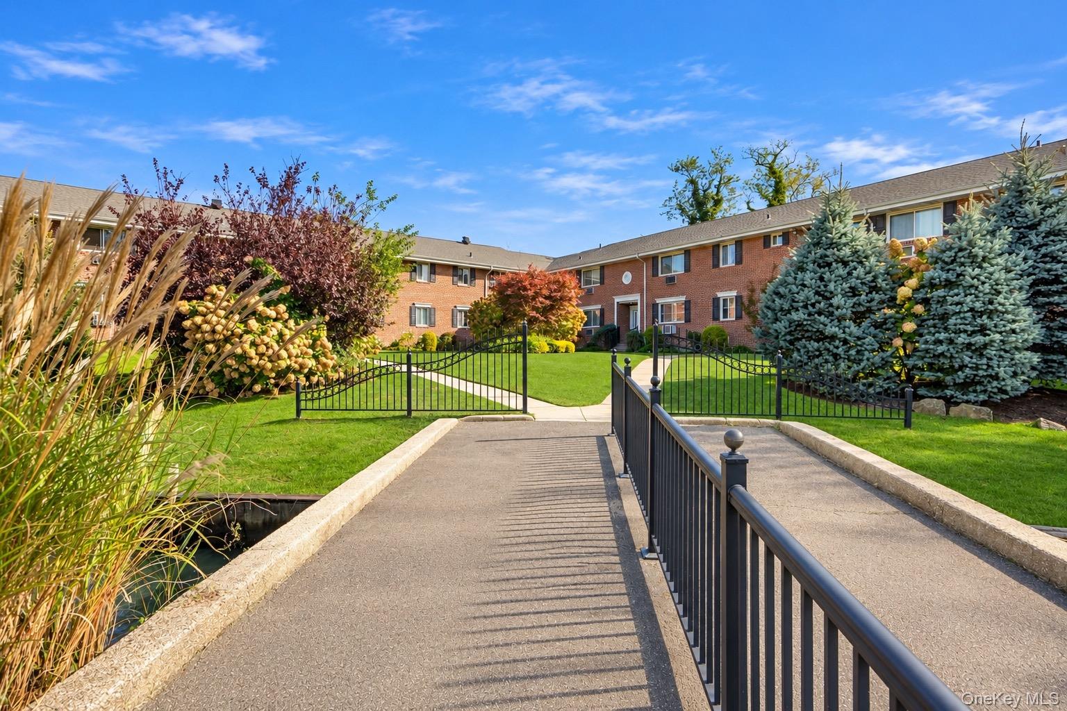 200 Merrick Road #X, Amityville
