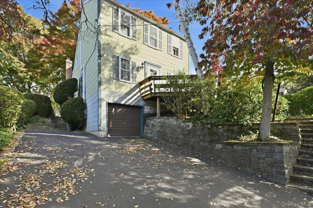 36 Cedarwood Drive, Huntington Station